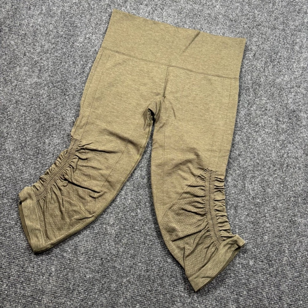 Lululemon Ebb to Street Crop Women Size 6 Olive Green Ruched Seamless Leggings